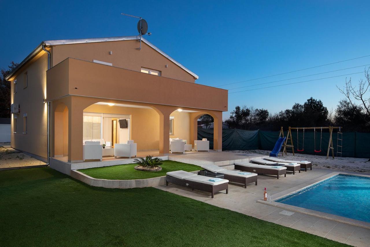 Villa Suhalj 梅杜林 外观 照片
